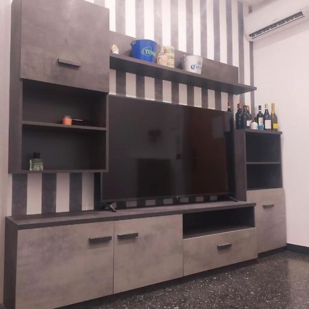 Ad Un Passo Dal Mare Apartment Савона Екстериор снимка
