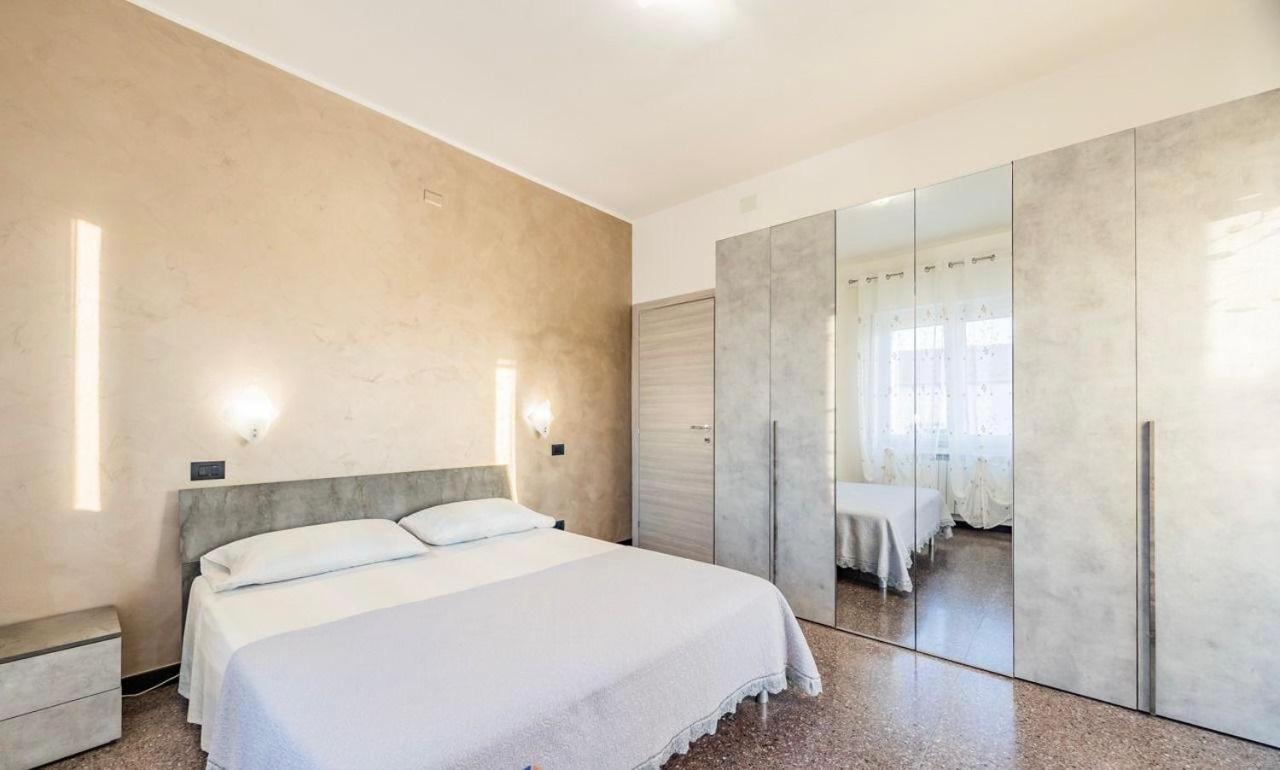 Ad Un Passo Dal Mare Apartment Савона Екстериор снимка