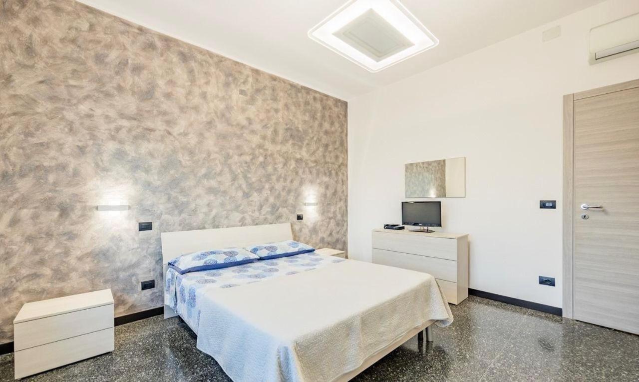 Ad Un Passo Dal Mare Apartment Савона Екстериор снимка
